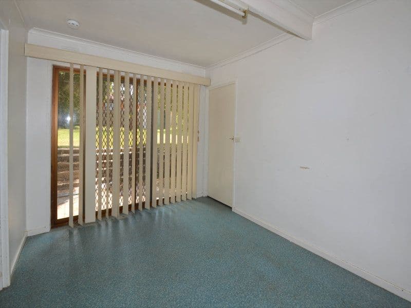 108 Pasley Street, SUNBURY VIC 3429, Sunbury - Thumbnail 3