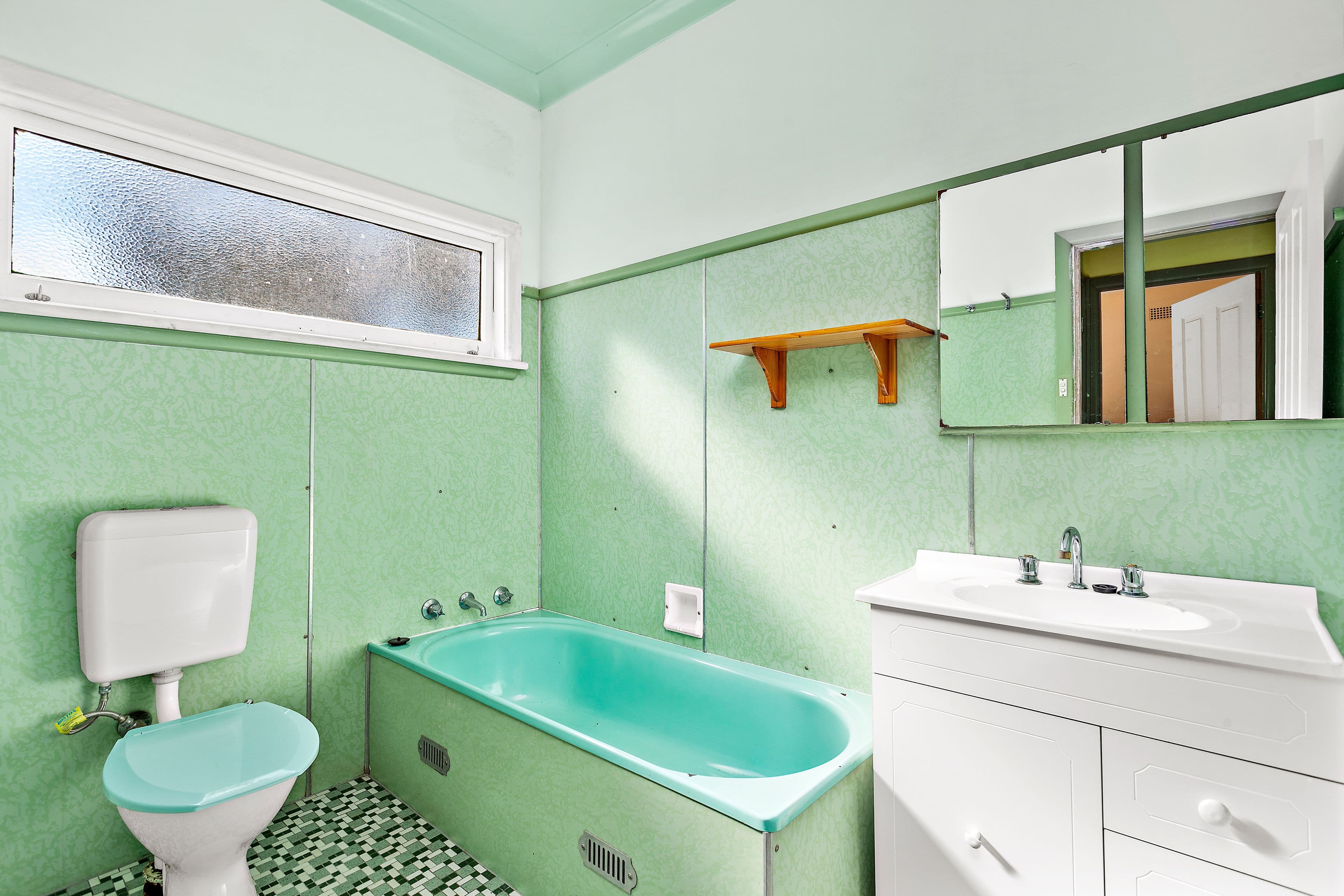 252 Farmborough Road, Farmborough Heights - Thumbnail 4
