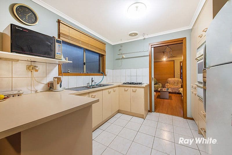 8 Willora Crescent, Cranbourne West VIC 3977, Cranbourne West - Thumbnail 2