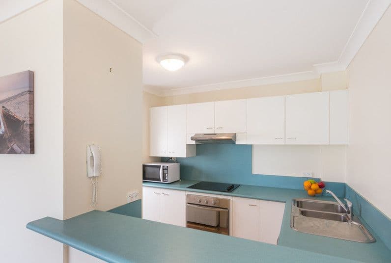 2 Adori Street, Chevron Island QLD 4217, Surfers Paradise - Thumbnail 4