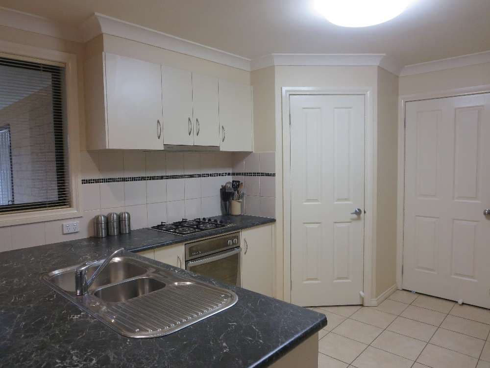 130 Hotham Circuit, THURGOONA NSW 2640, Thurgoona - Thumbnail 2