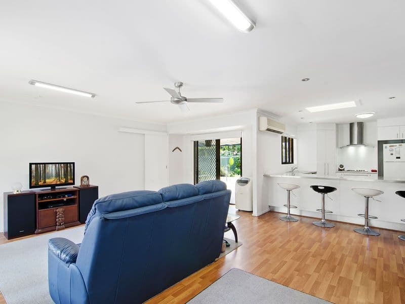 82 Saffron Street, Elanora QLD 4221, Elanora - Thumbnail 4