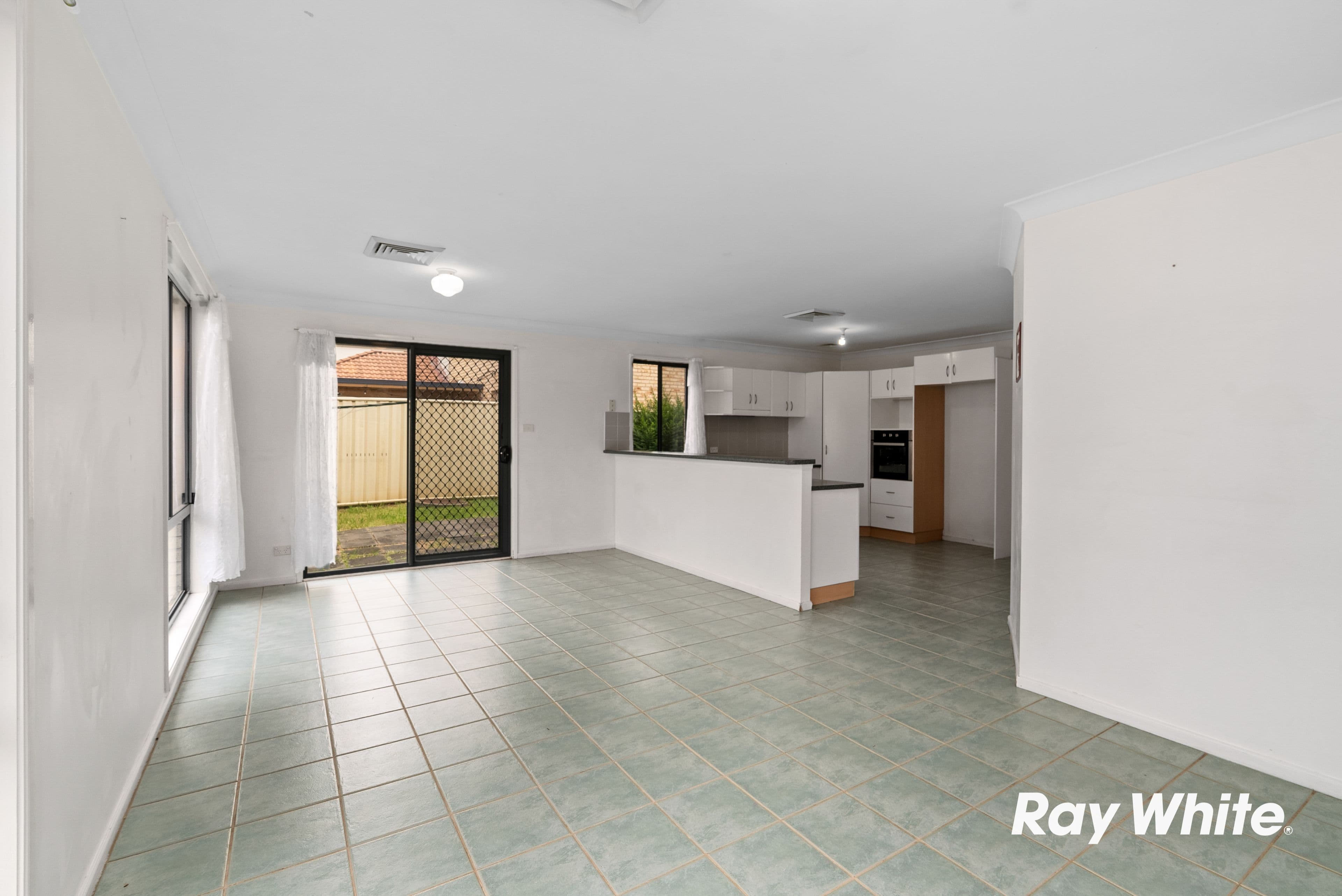 27 Aquamarine Street, Quakers Hill NSW 2763, Quakers Hill - Thumbnail 4