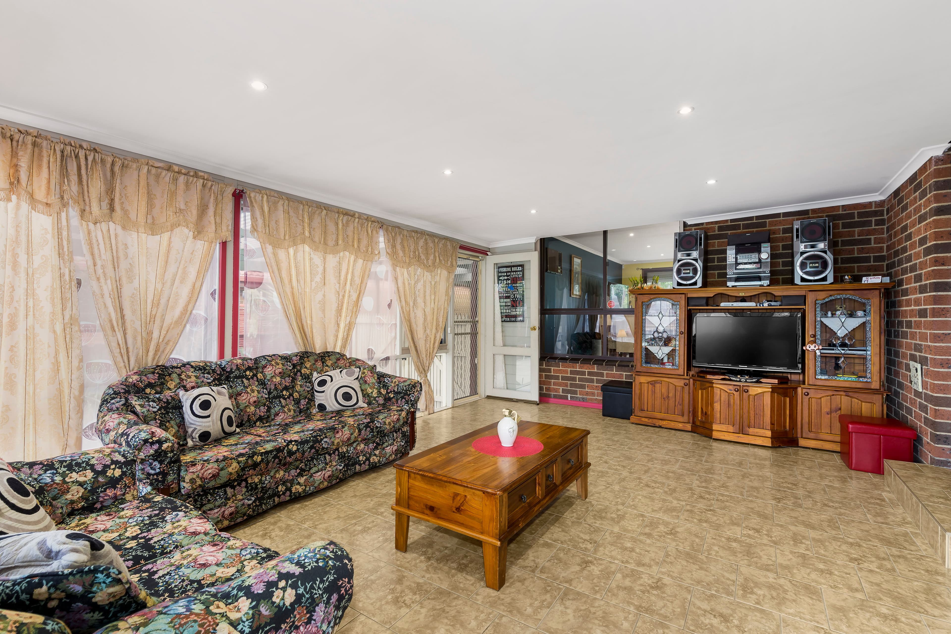 34 Redleap Avenue, Mill Park VIC 3082, Mill Park - Thumbnail 5