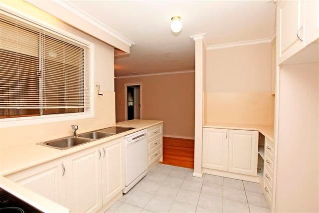 9 Wattleglen Street, CRAIGIEBURN VIC 3064, Craigieburn - Thumbnail 4