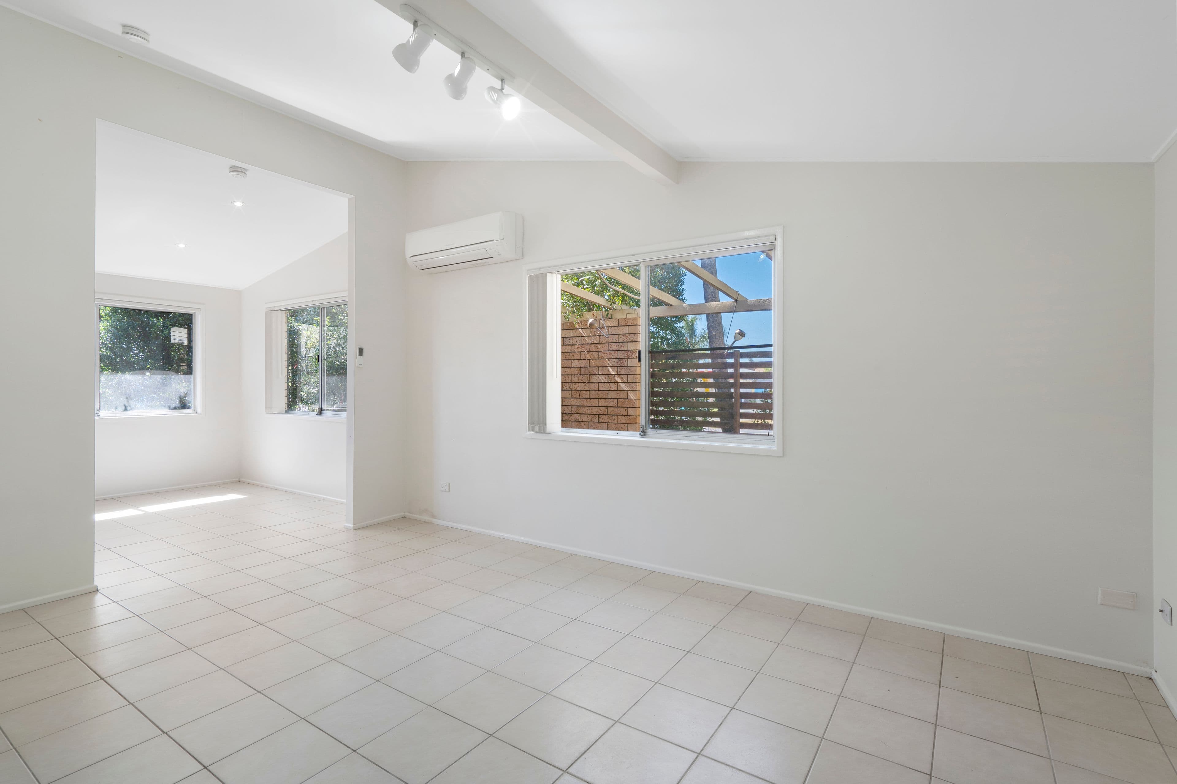 47 Rochester Drive, Mount Warren Park QLD 4207, Mount Warren Park - Thumbnail 5