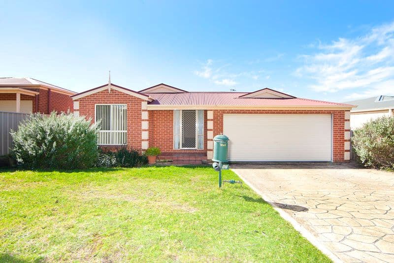2/118 Bridge Street, Eltham, Eltham - Image 1