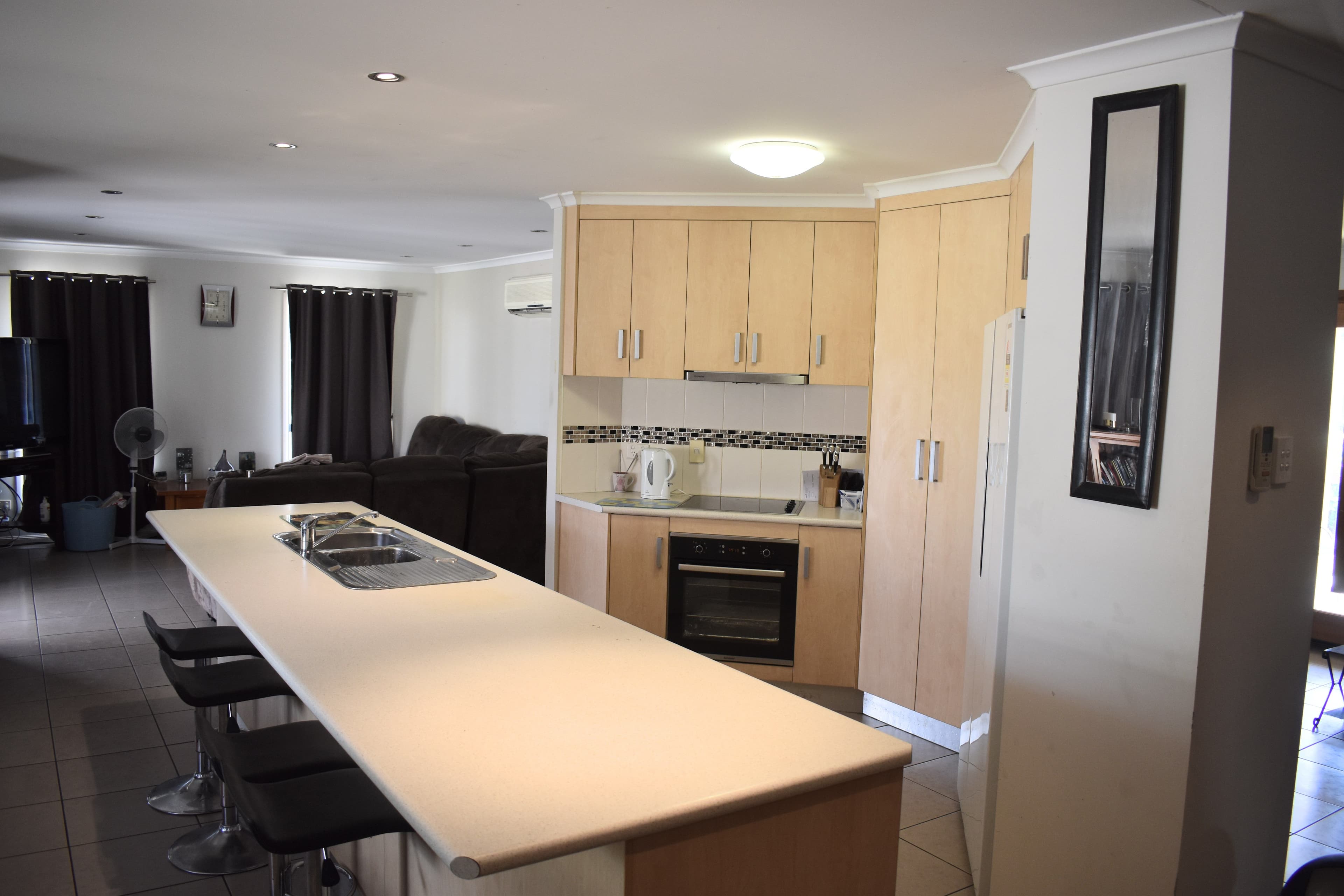 21 Mooney Crescent, Emerald QLD 4720, Emerald - Thumbnail 2