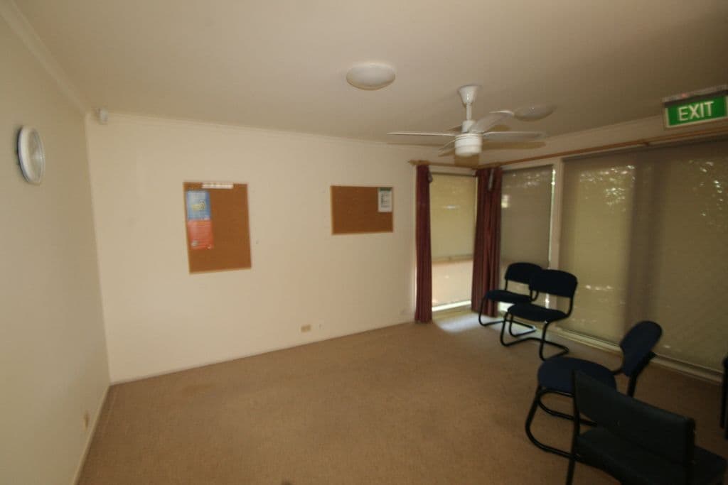 6 Perry Court, ROXBURGH PARK VIC 3064, Roxburgh Park - Thumbnail 2