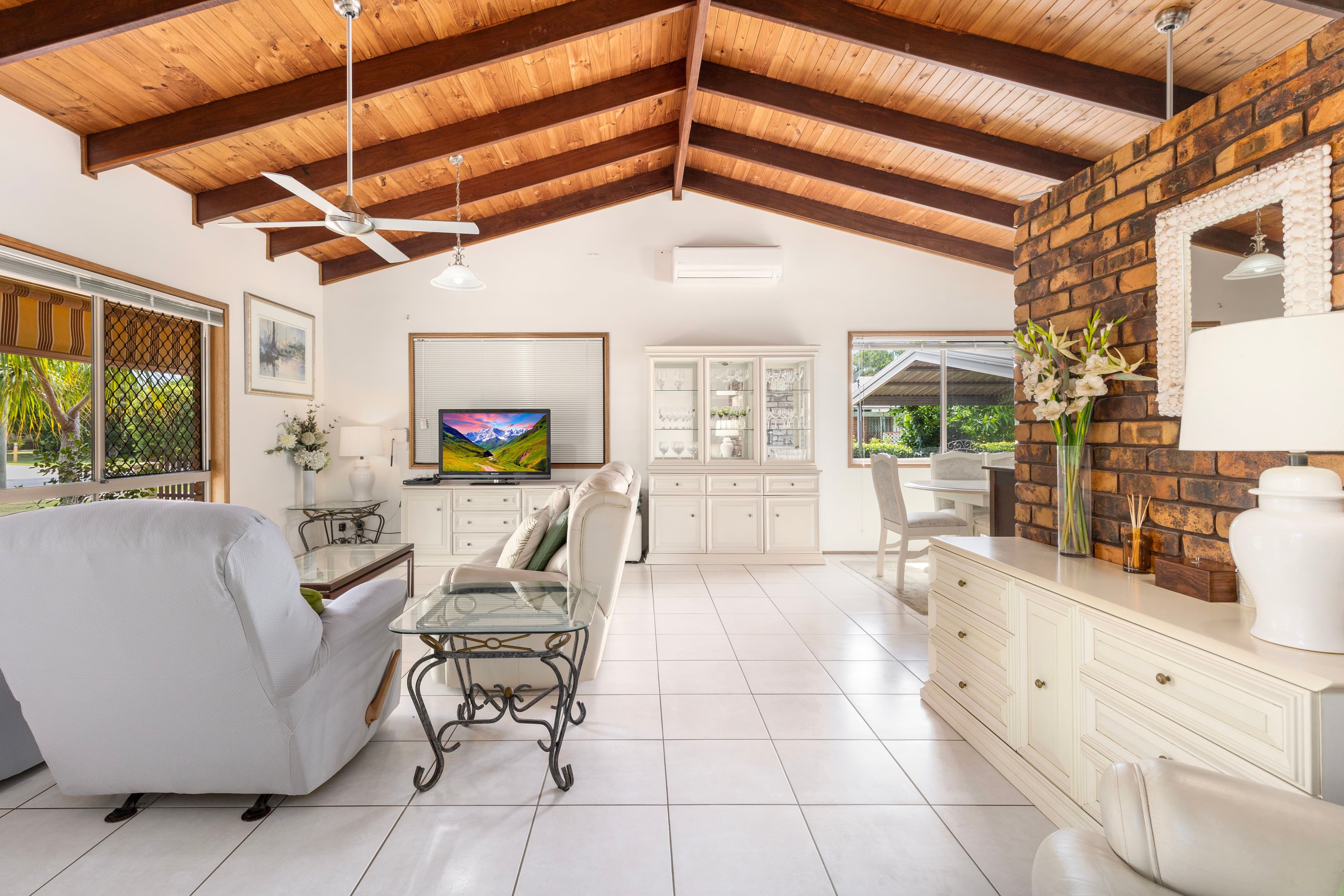 5 Harselaar Drive, Point Vernon QLD 4655, Point Vernon - Thumbnail 4