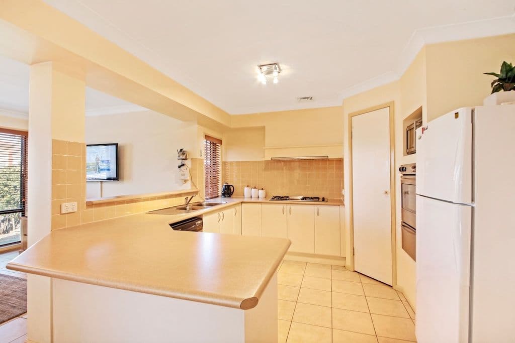 84 Carmichael Drive, WEST HOXTON NSW 2171, West Hoxton - Thumbnail 2