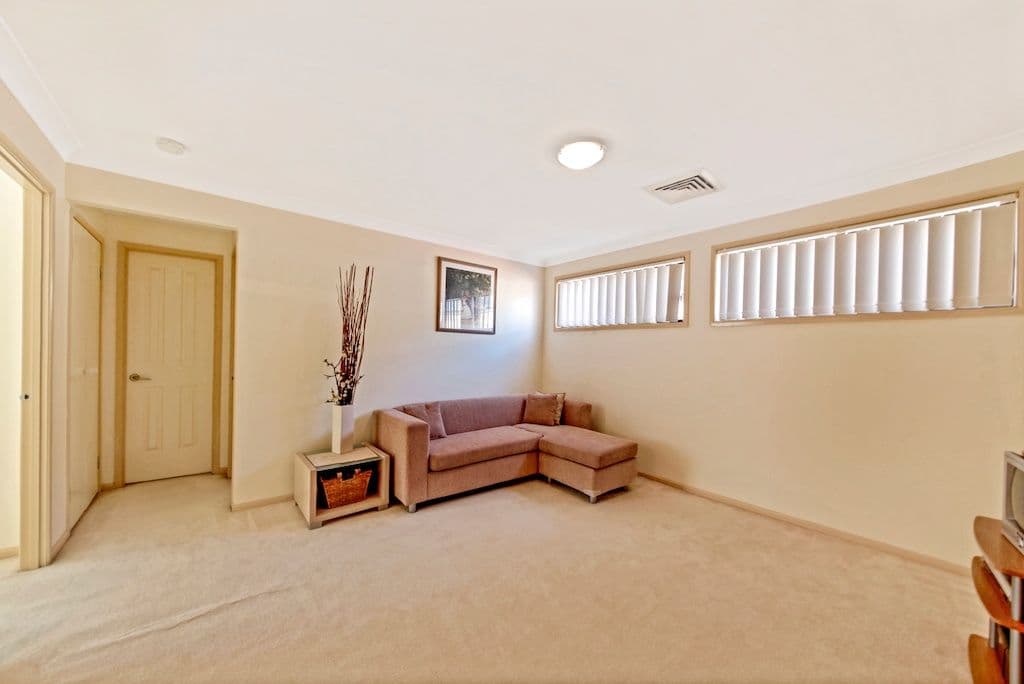 84 Carmichael Drive, WEST HOXTON NSW 2171, West Hoxton - Thumbnail 6
