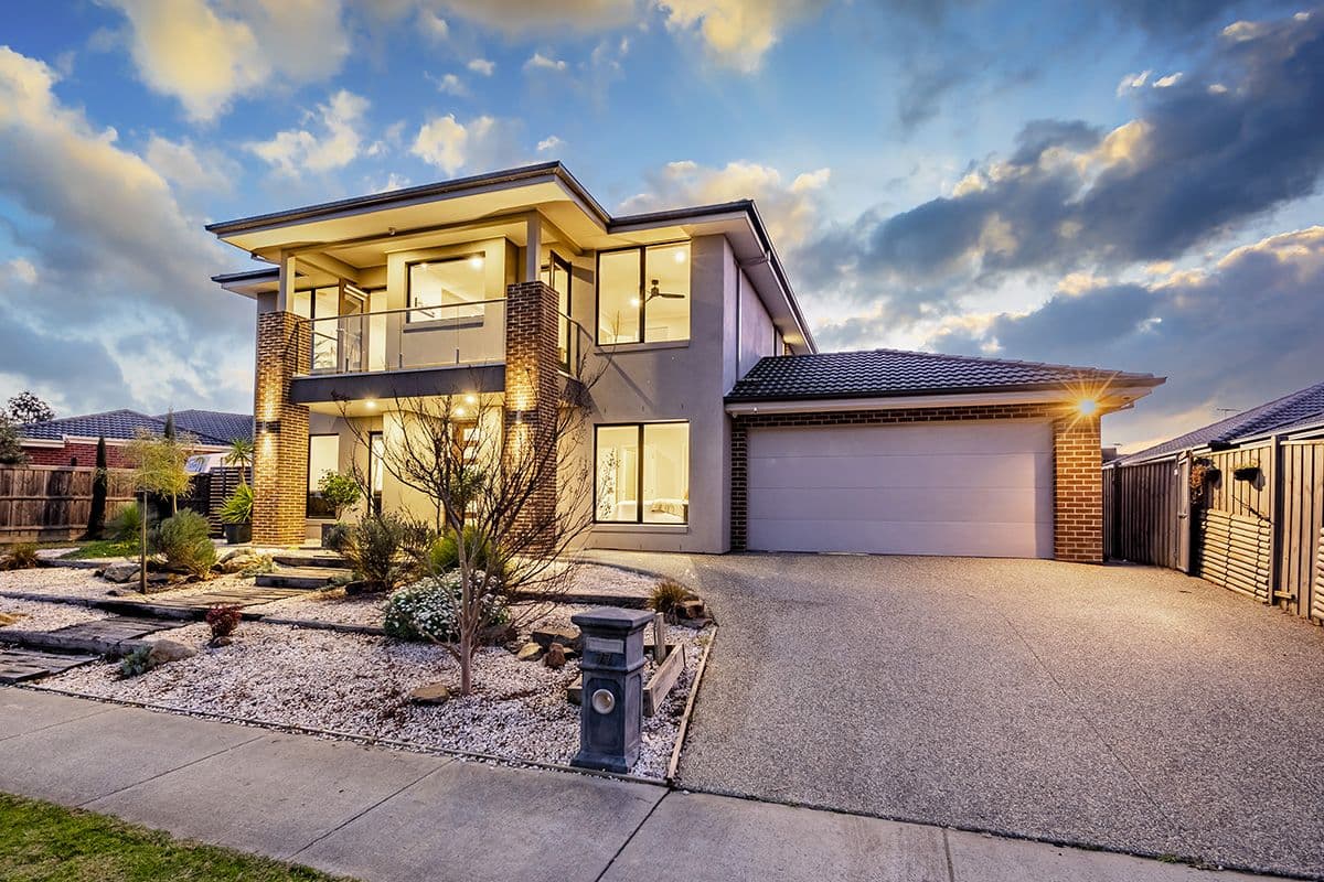 77 Linden Tree Way, Cranbourne North VIC 3977, Cranbourne North - Thumbnail 3