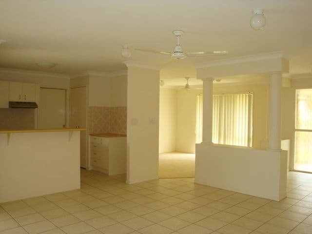 9 Pinehurst Place, OXLEY QLD 4075, Oxley - Thumbnail 2