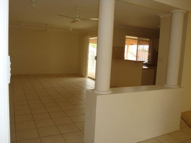 9 Pinehurst Place, OXLEY QLD 4075, Oxley - Thumbnail 3