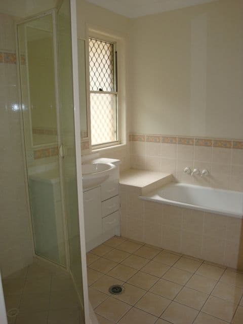 9 Pinehurst Place, OXLEY QLD 4075, Oxley - Thumbnail 4