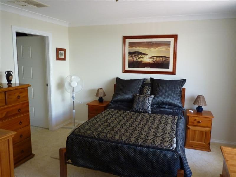 8 Lesley Place, DUBBO NSW 2830, Dubbo - Thumbnail 5