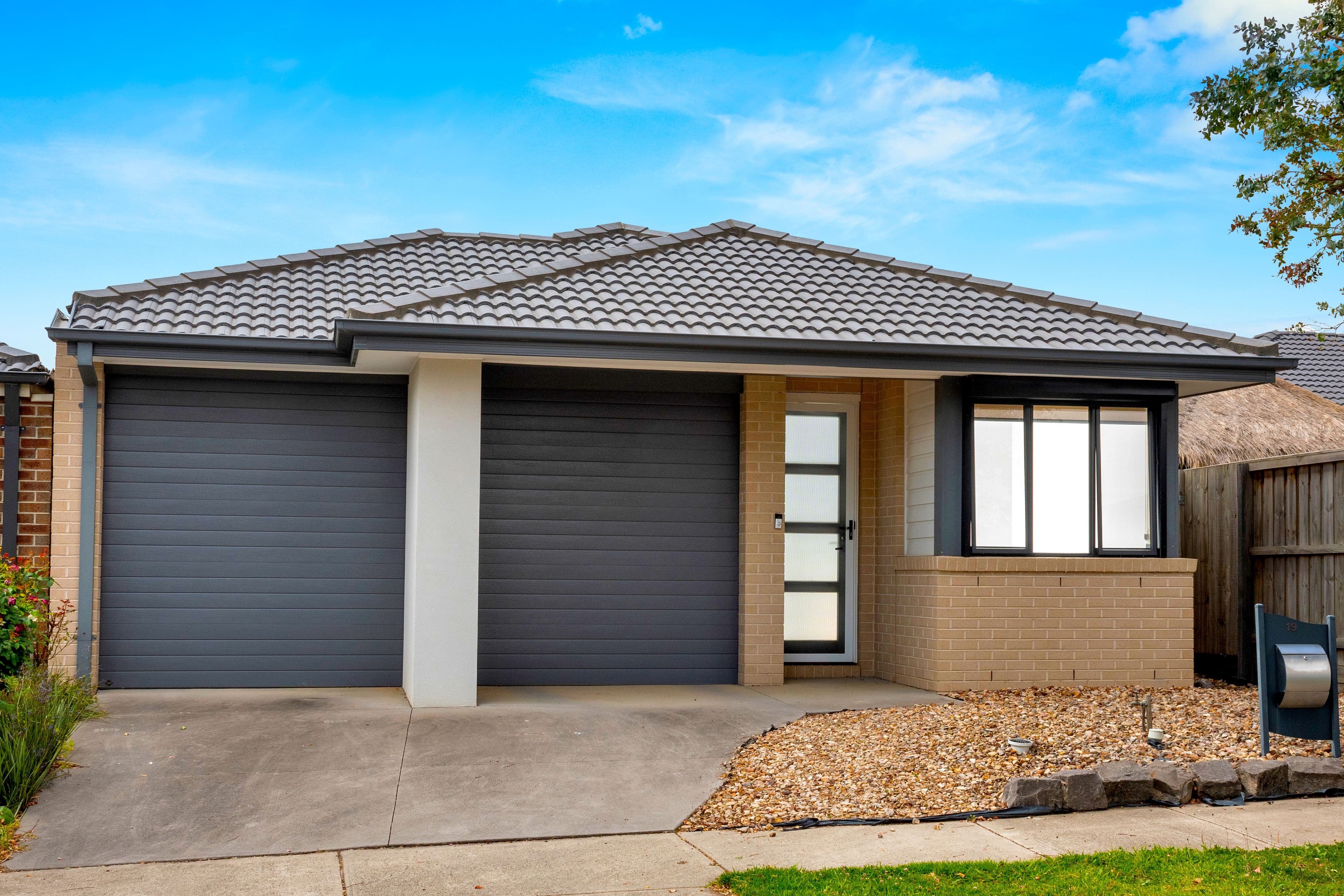 19 Coe Street, Mernda VIC 3754, Mernda - Thumbnail 2