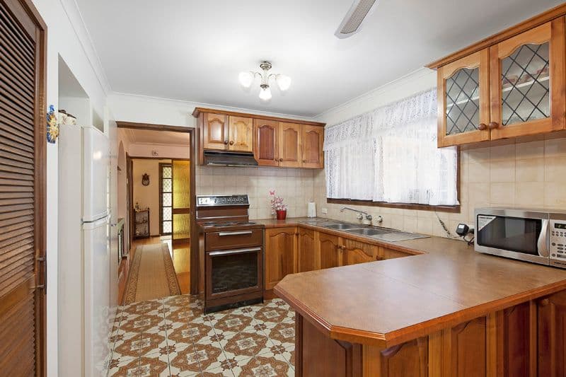 28 Phoenix Drive, WHEELERS HILL VIC 3150, Wheelers Hill - Thumbnail 2