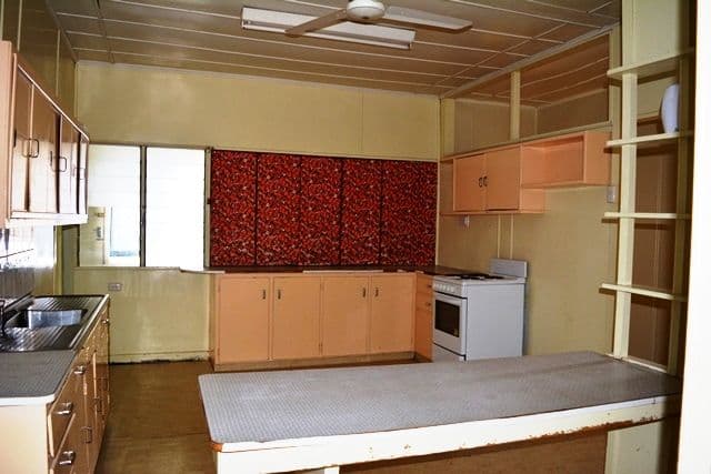 27 Coronation Drive, Blackall QLD 4472, Blackall - Thumbnail 4