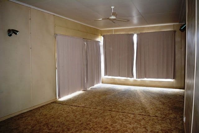27 Coronation Drive, Blackall QLD 4472, Blackall - Thumbnail 5