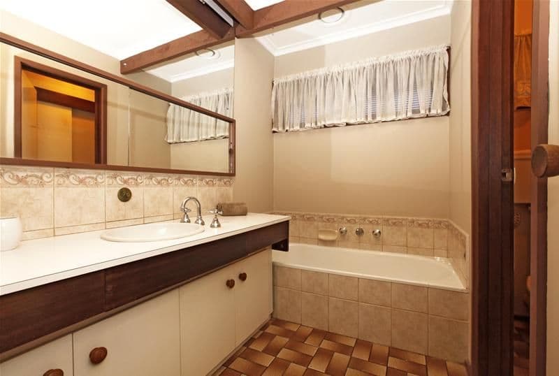 35 Windsor Crescent, BUNDOORA VIC 3083, Bundoora - Thumbnail 7