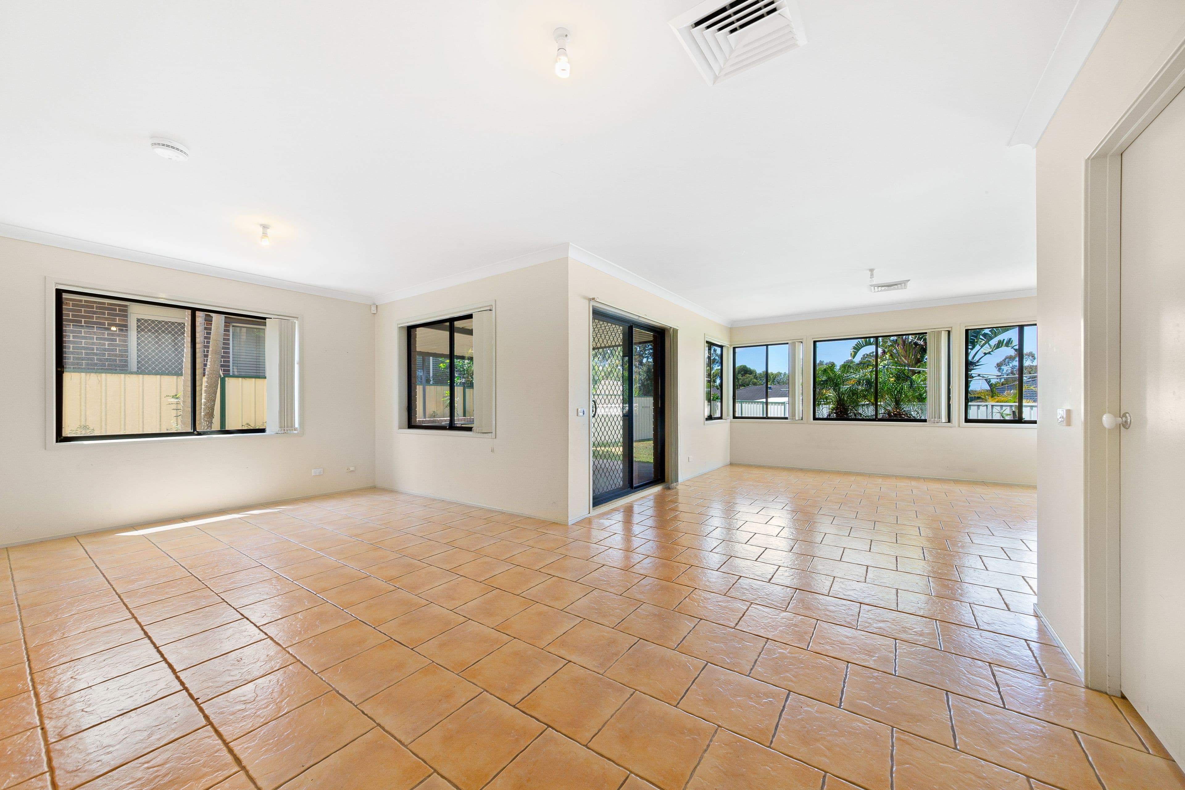 78 White Swan Avenue, Blue Haven NSW 2262, Blue Haven - Thumbnail 5