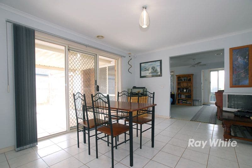 51 Raisell Road, CRANBOURNE WEST VIC 3977, Cranbourne West - Thumbnail 5