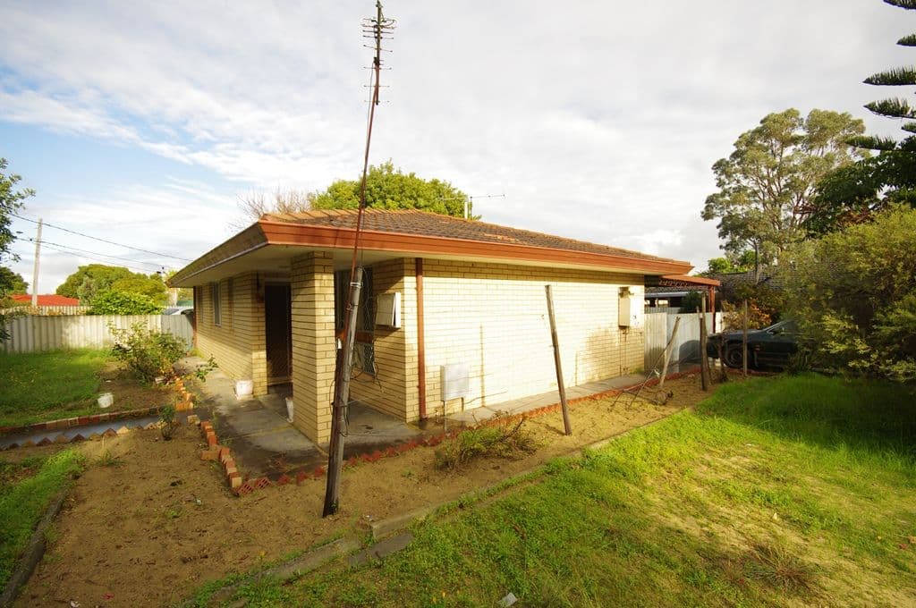 1 Whitehouse Drive, KOONDOOLA WA 6064, Koondoola - Thumbnail 2