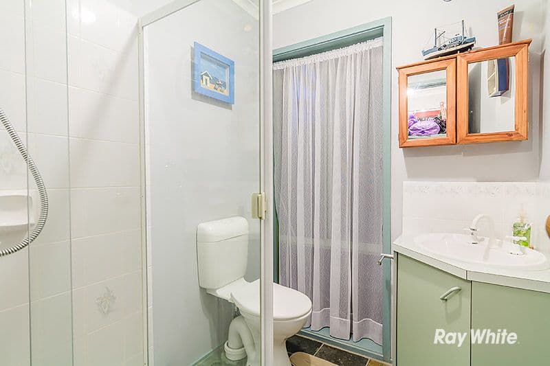 49 Raisell Road, Cranbourne West VIC 3977, Cranbourne West - Thumbnail 3