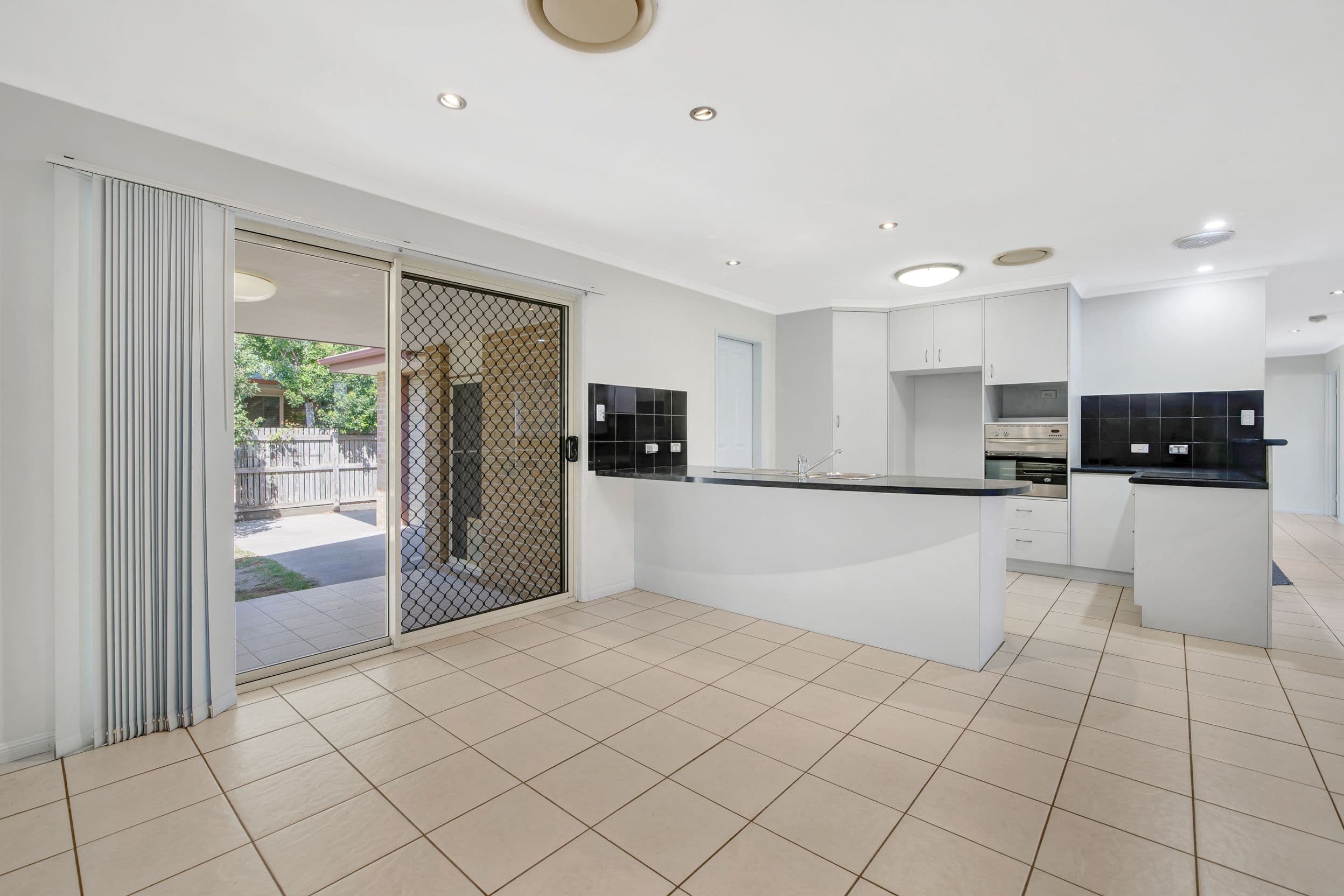 10 Deborah Street, Glen Eden QLD 4680, Glen Eden - Thumbnail 3