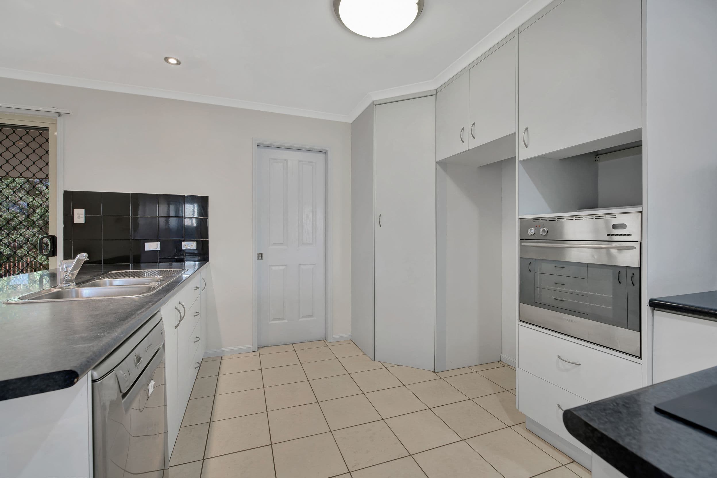 10 Deborah Street, Glen Eden QLD 4680, Glen Eden - Thumbnail 4