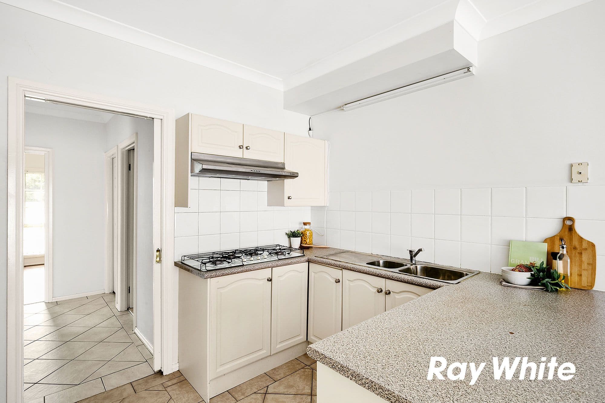 38 Kingussie Avenue, Castle Hill - Thumbnail 4