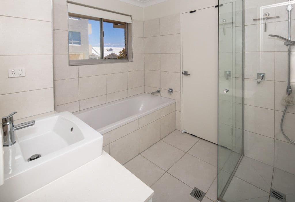 216 Marine Parade, Labrador QLD 4215, Labrador - Thumbnail 8