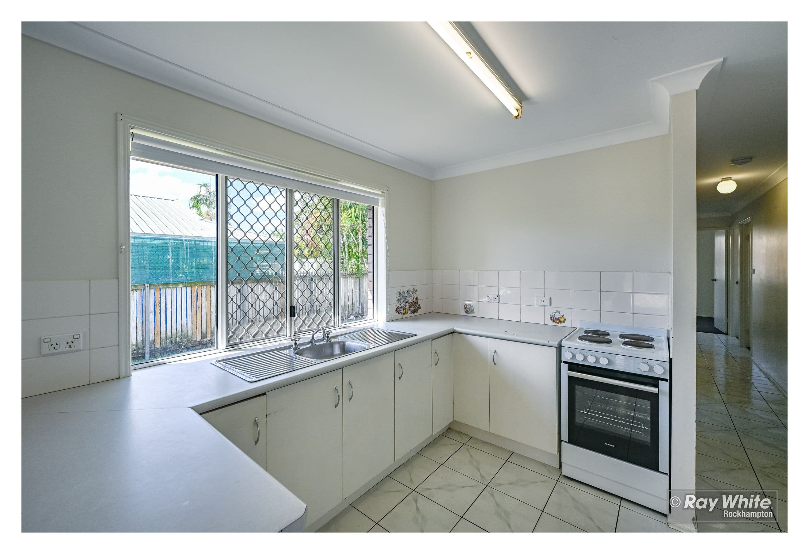 1 Dunbavan Place, Norman Gardens QLD 4701, Norman Gardens - Thumbnail 4