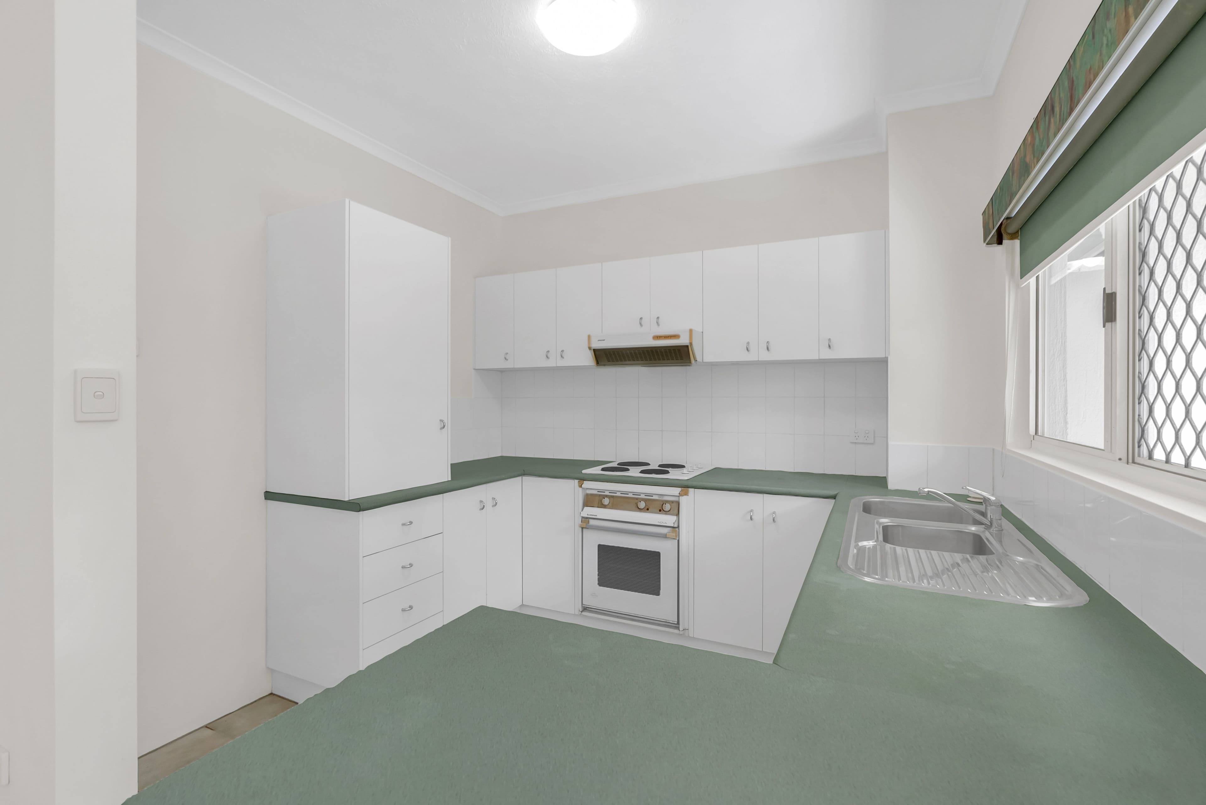 98-100 Moore Street, Trinity Beach QLD 4879, Trinity Beach - Thumbnail 3