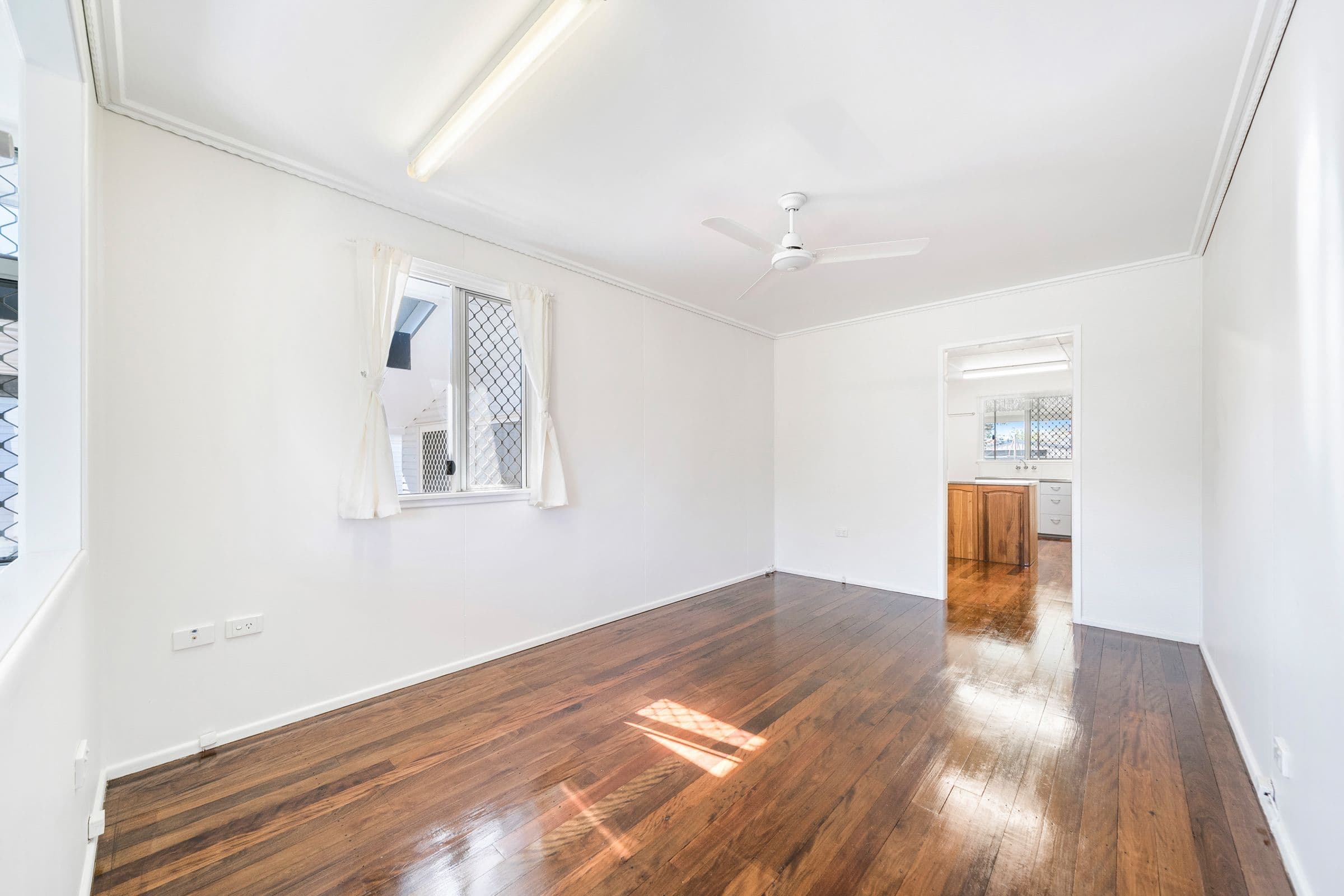 10 Brighton Street, Woody Point QLD 4019, Woody Point - Thumbnail 4