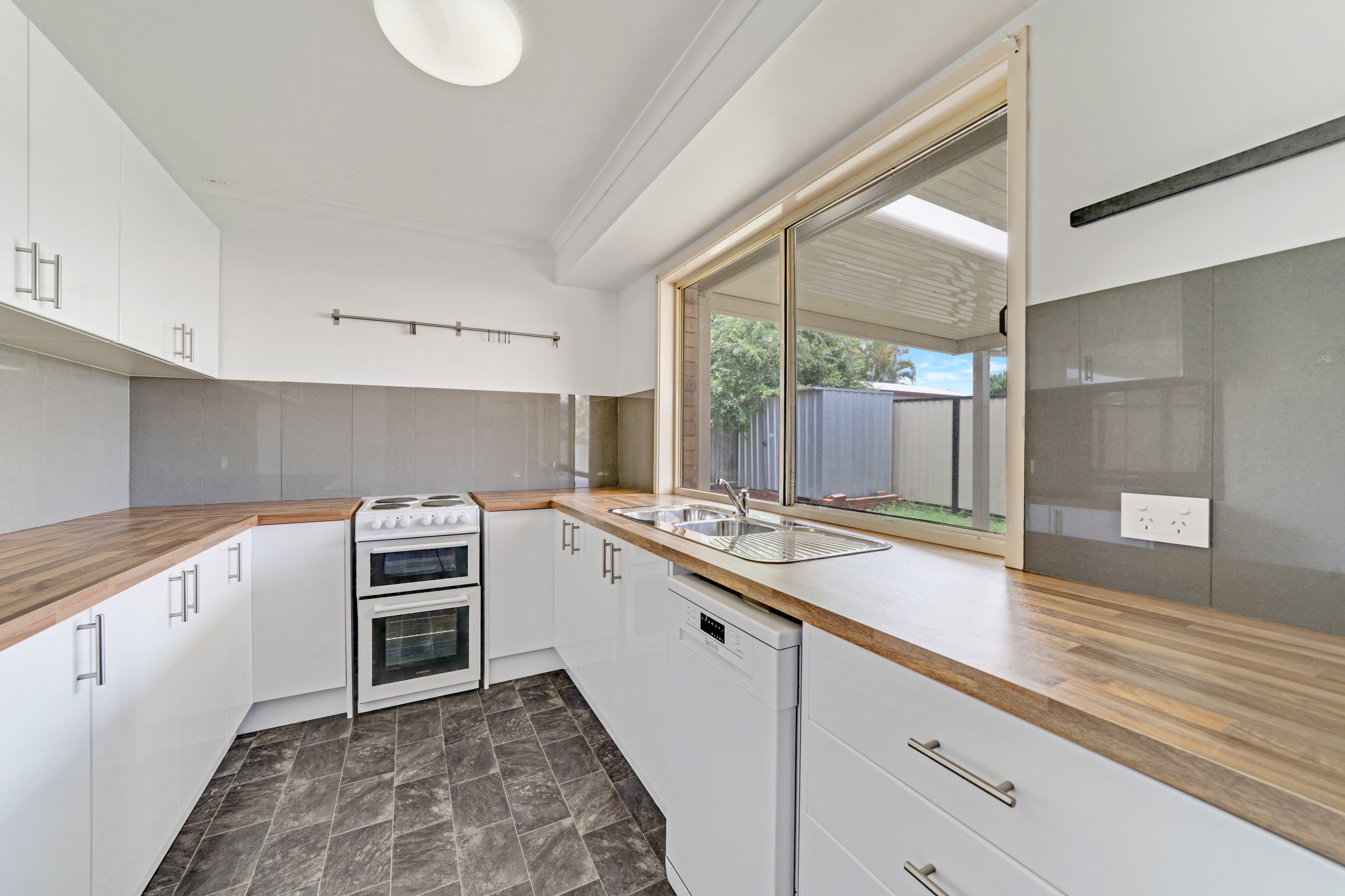 16 Kelsal Court, Heritage Park QLD 4118, Heritage Park - Thumbnail 2