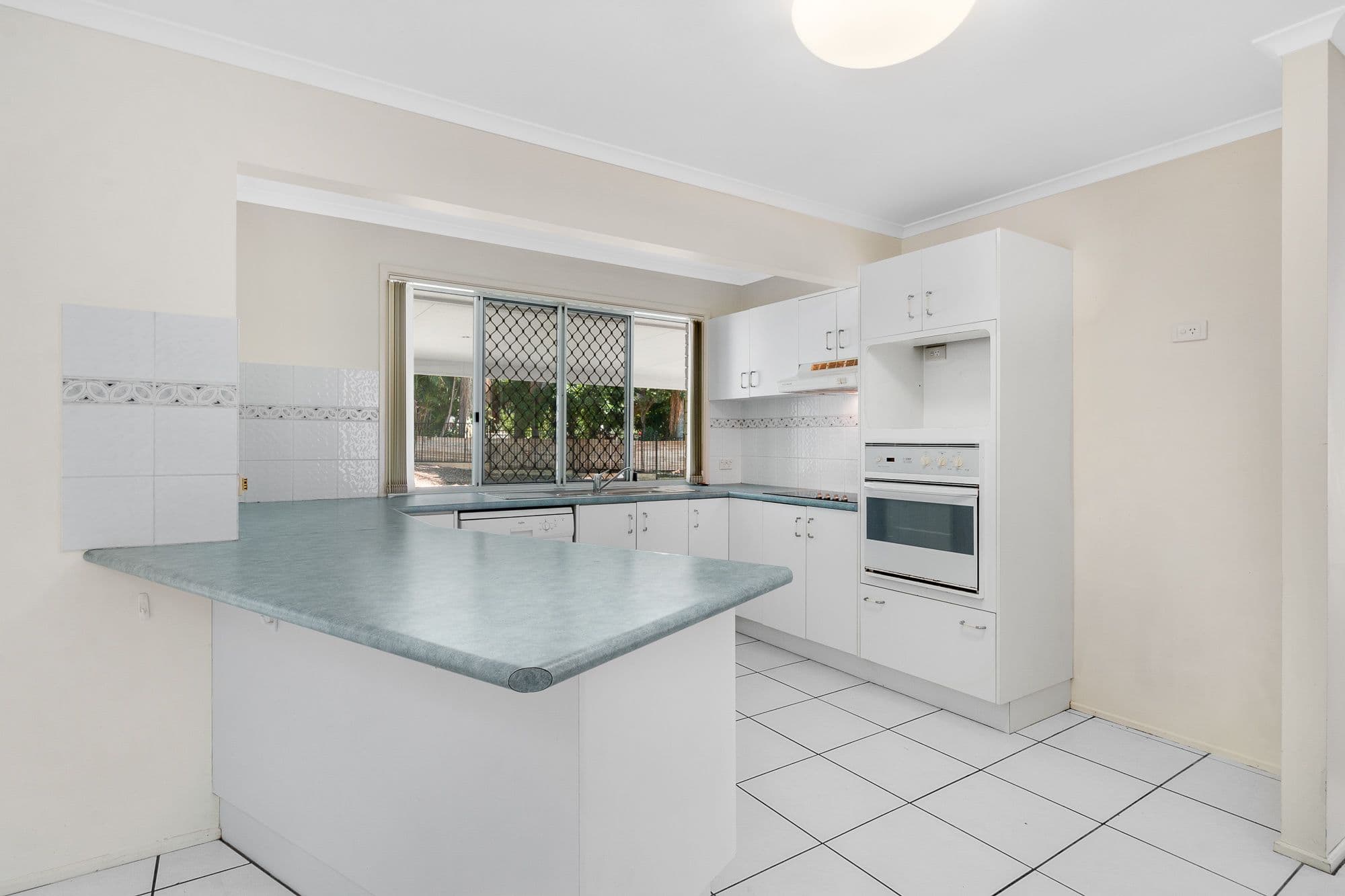 9 Janie Close, Sinnamon Park QLD 4073, Sinnamon Park - Thumbnail 5