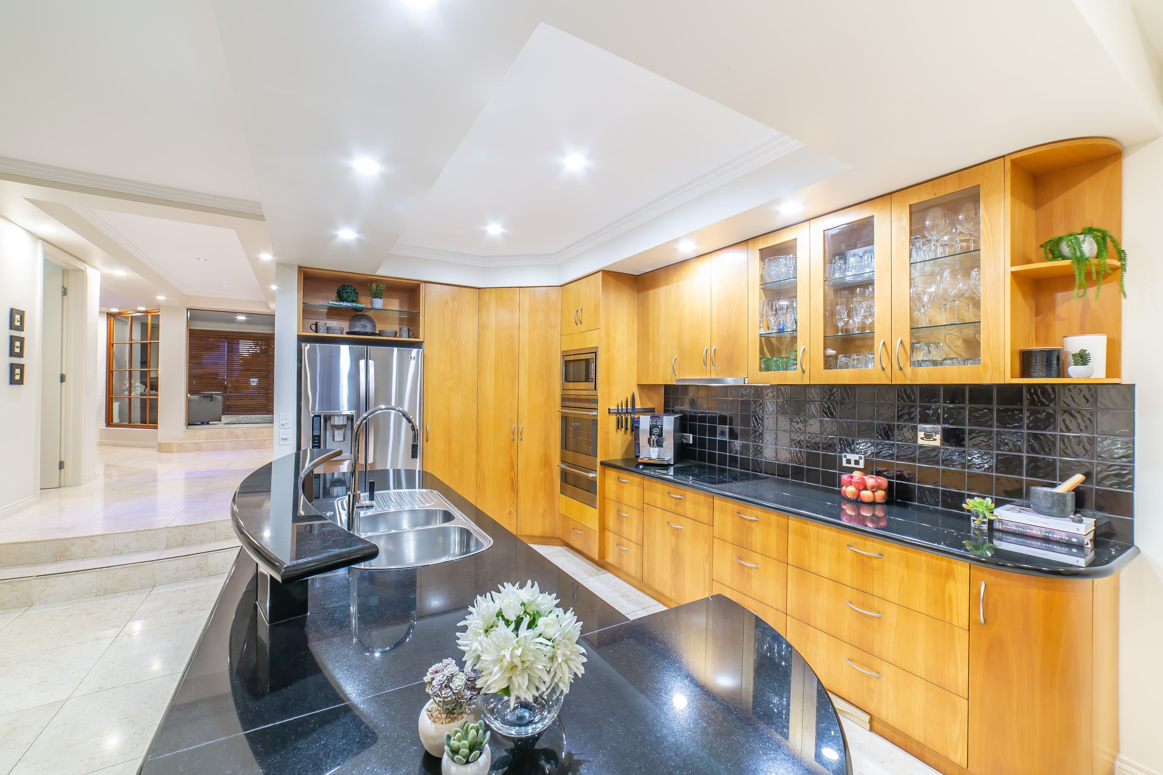 9 Tarcoola Crescent, Chevron Island QLD 4217, Chevron Island - Thumbnail 8