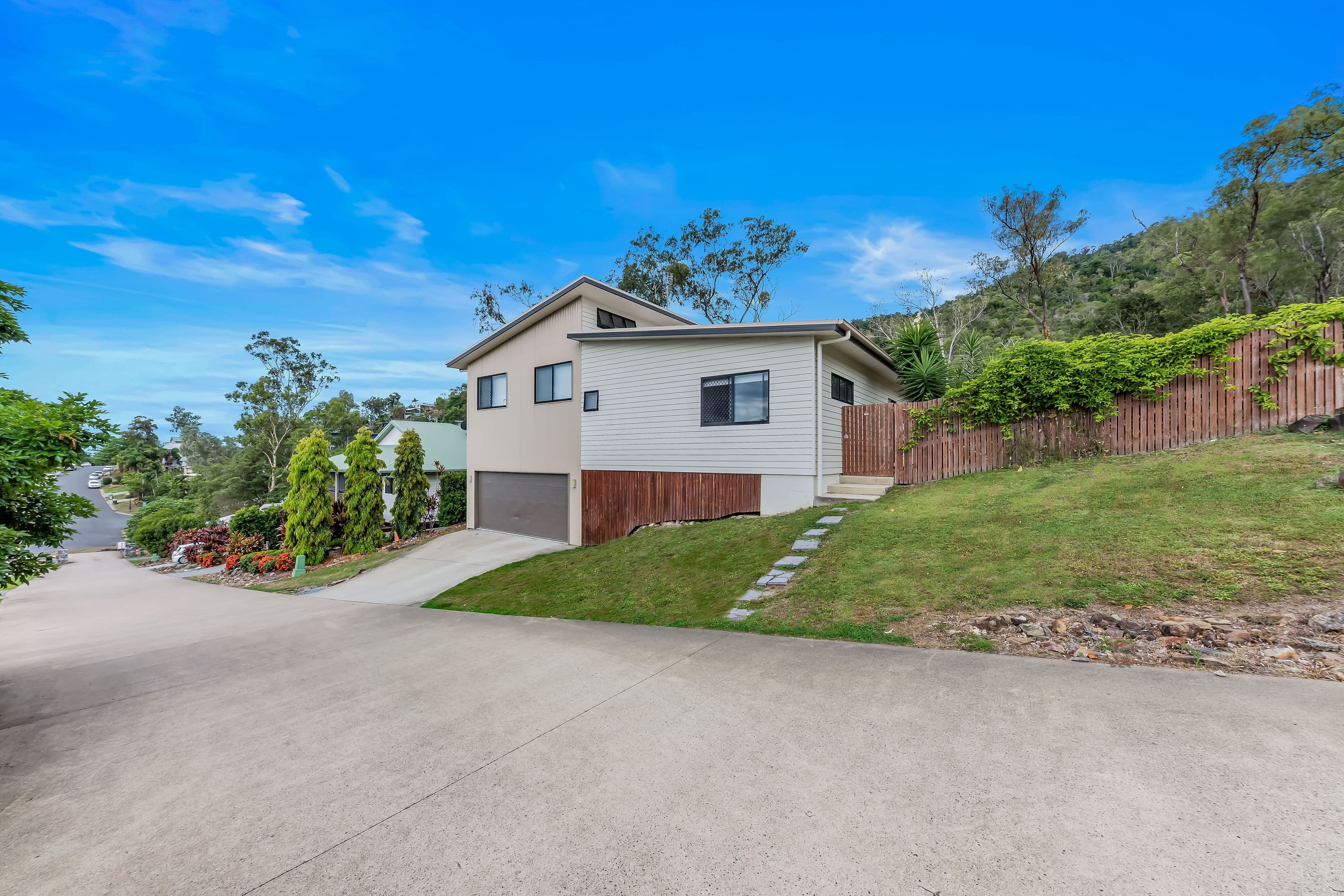 7 Yachtsmans Parade, Cannonvale QLD 4802, Cannonvale - Image 1