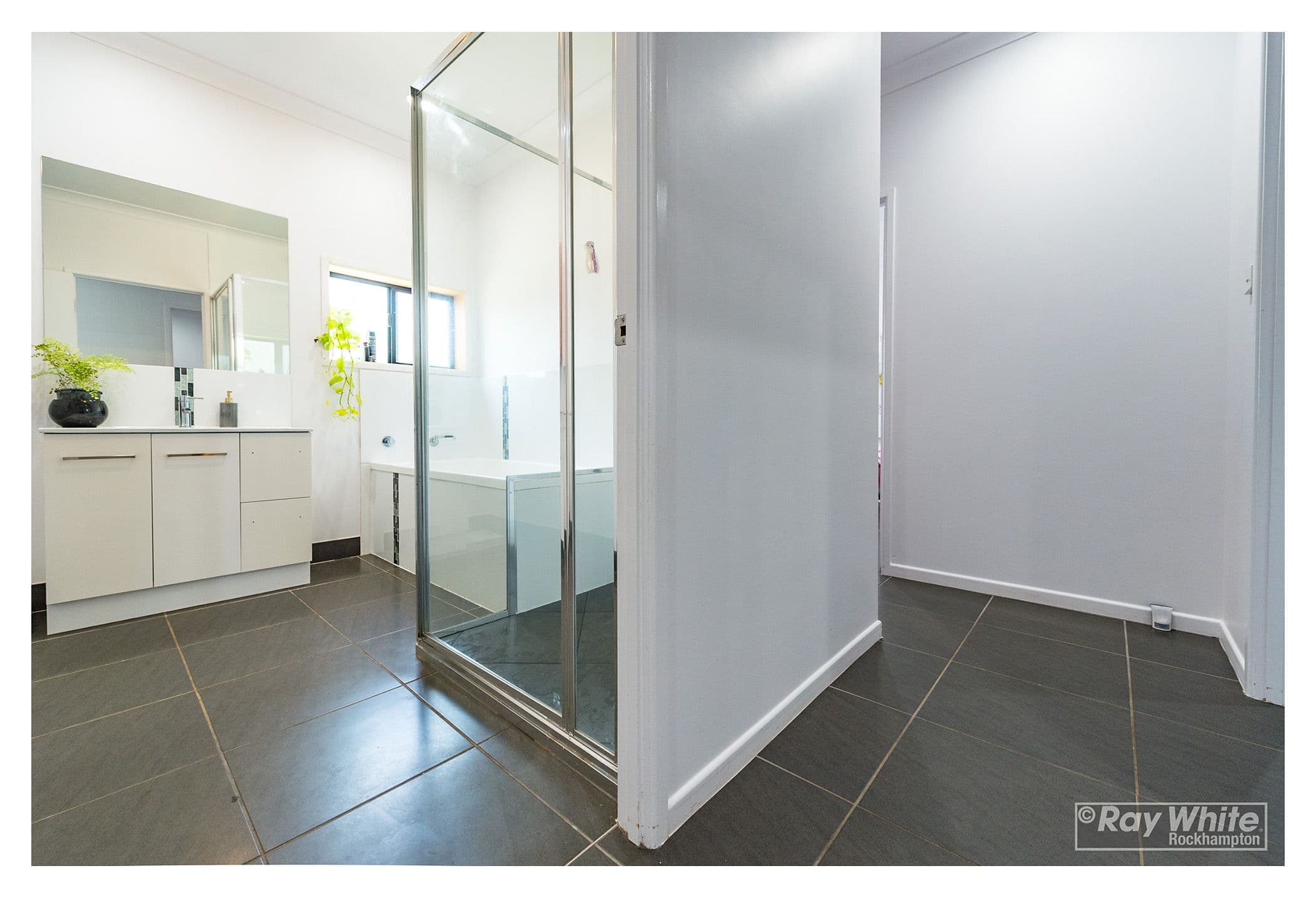 124 Fons Drive, Glendale QLD 4711, Glendale - Thumbnail 8