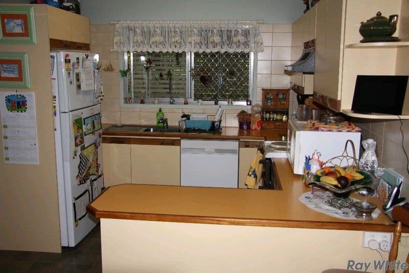 3 Capsella Street, EVERTON HILLS QLD 4053, Everton Hills - Thumbnail 5
