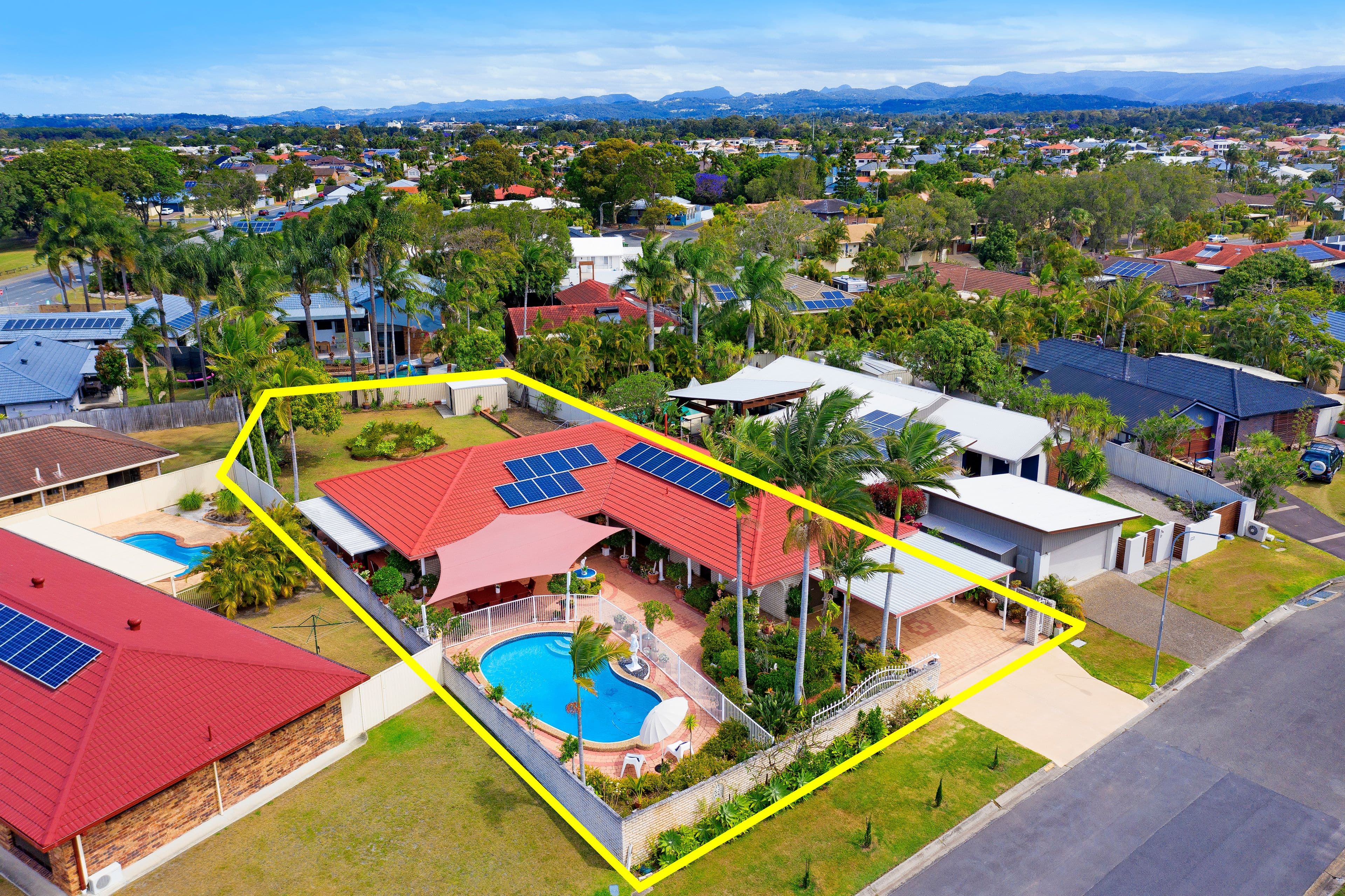 4 Bribie Court, Mermaid Waters QLD 4218, Mermaid Waters - Image 1