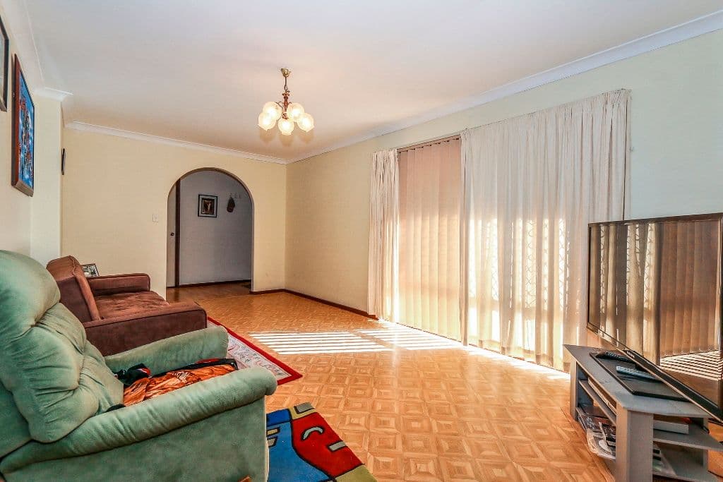 5 Baxendale Way, Camillo WA 6111, Camillo - Thumbnail 2