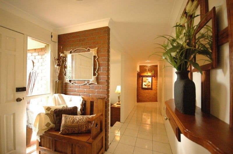 4 Lorna Court, CENTENARY HEIGHTS QLD 4350, Centenary Heights - Thumbnail 2