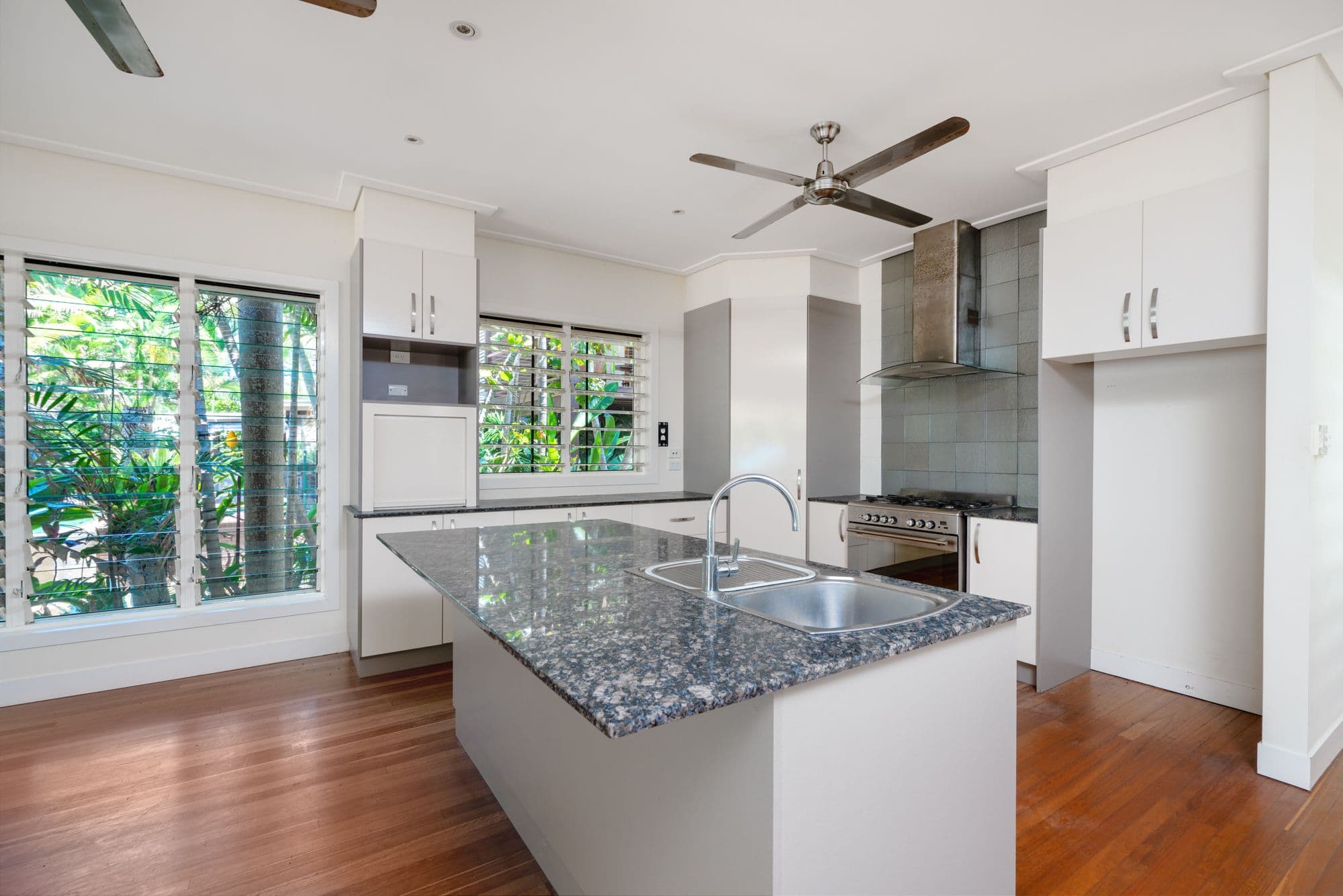 16 Reid Road, Wongaling Beach QLD 4852, Wongaling Beach - Thumbnail 4