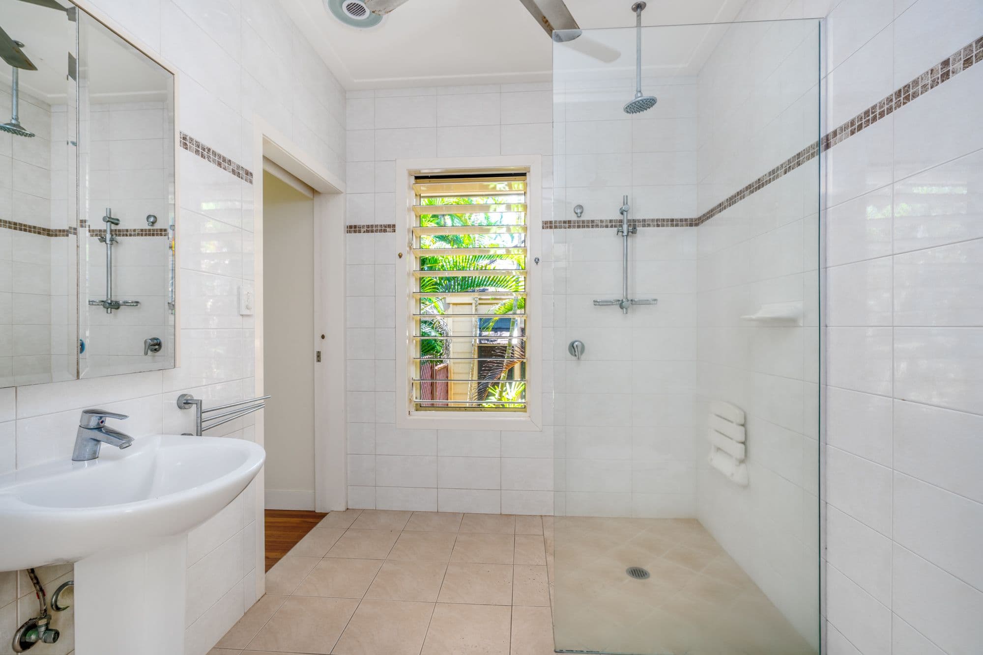 16 Reid Road, Wongaling Beach QLD 4852, Wongaling Beach - Thumbnail 7