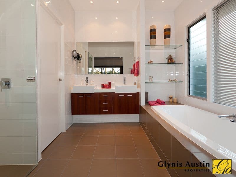 10 Mackay Terrace, BARDON QLD 4065, Bardon - Thumbnail 8