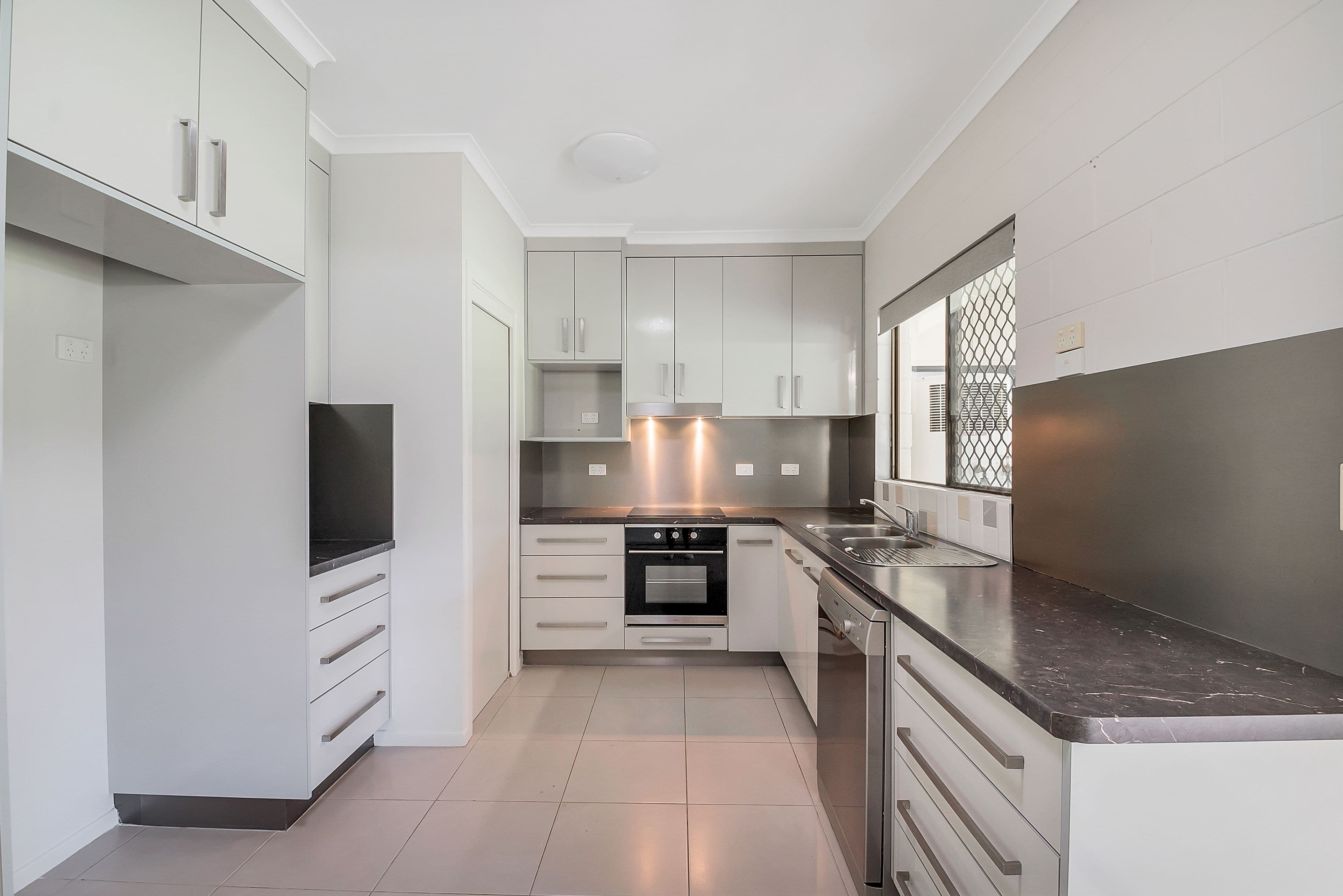 11 Mawson Street, Bluewater Park QLD 4818, Bluewater Park - Thumbnail 3